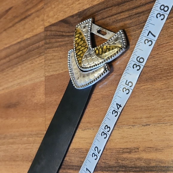 Chico's Black Leather Silver Snakeskin Embossed Clasp Buckle Adjustable Belt S/M - Picture 12 of 12